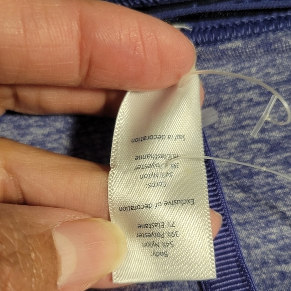 Avivva by Lululemon own the move twist knot faux wrap shrug. - Picture 9 of 9